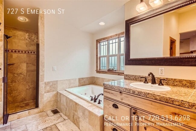 Building Photo - 727 S Emerson St