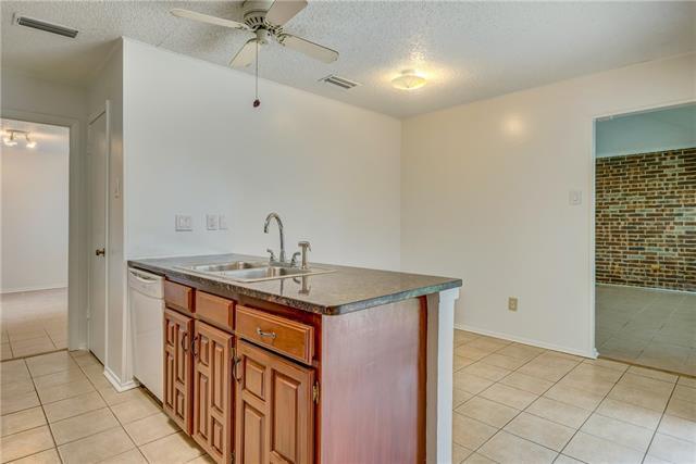 Building Photo - 1702 Elizabeth Dr