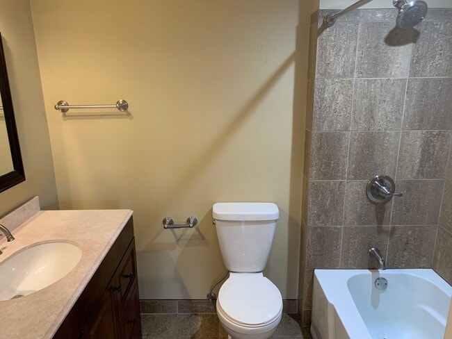 Building Photo - 3129 Shenandoah Ave