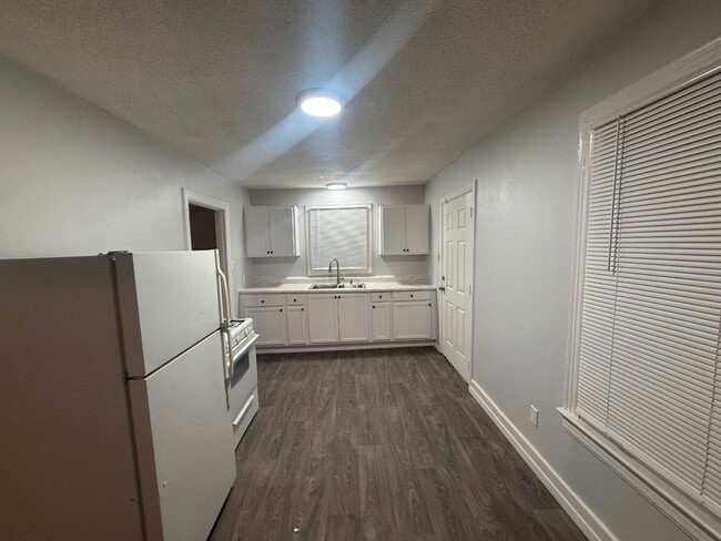 Building Photo - 3221 Wolfe St