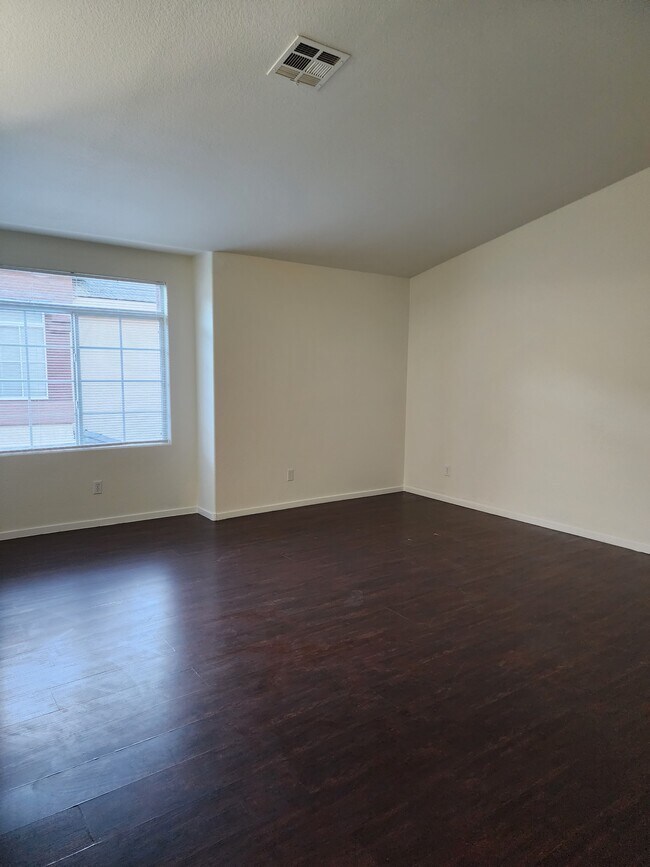 Building Photo - 929 Dusty Creek St