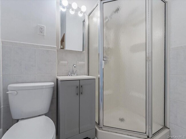 Building Photo - 196 Withers St