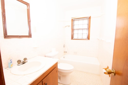 Building Photo - 23250 W 75th St