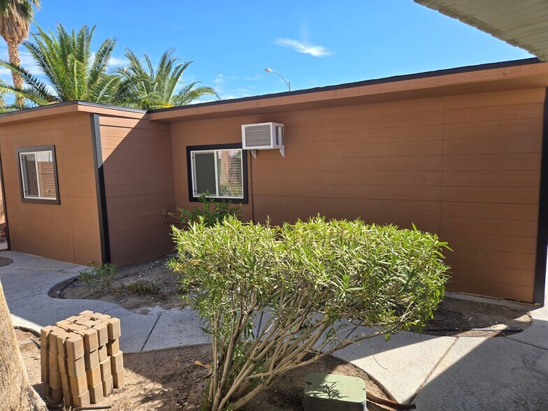 Building Photo - 730 Helmhill Ave