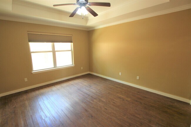 Building Photo - 3 Bedroom, 2 Bathroom Town Home in Tyler!