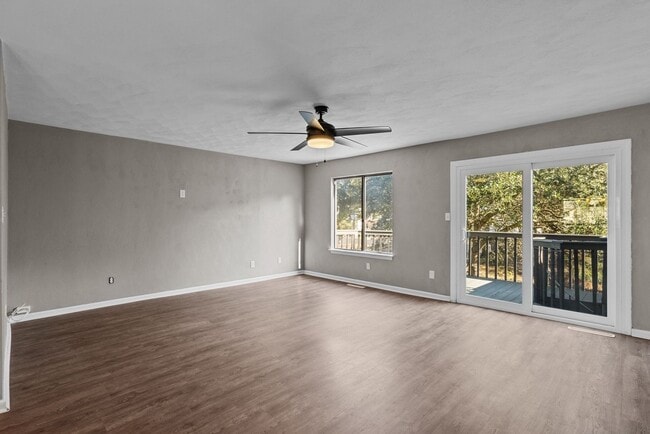 Building Photo - Seaside Elegance Awaits You!