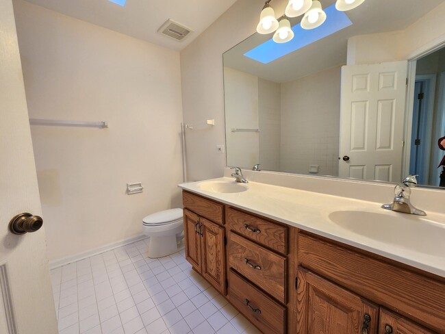 Building Photo - 3220 Indian Creek Dr