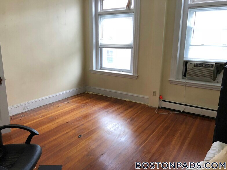 Building Photo - 14 Mt Hood Rd