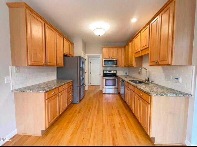 Building Photo - 6609 Mafolie Ct