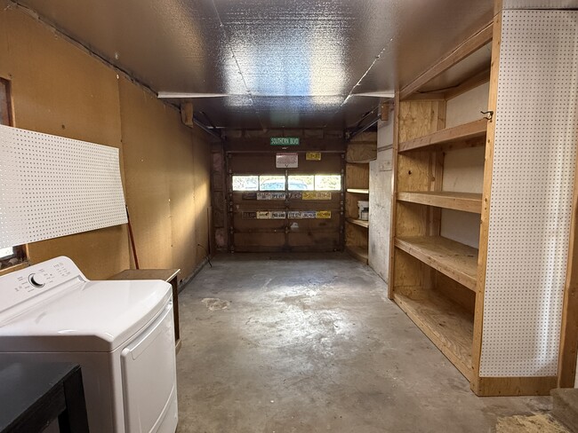 Building Photo - 3213 San Pedro Dr NE