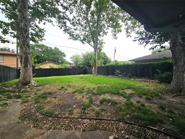 Building Photo - 1304 Oakhill Dr
