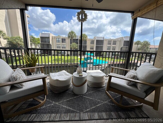 Building Photo - 6 Royal Palm Way