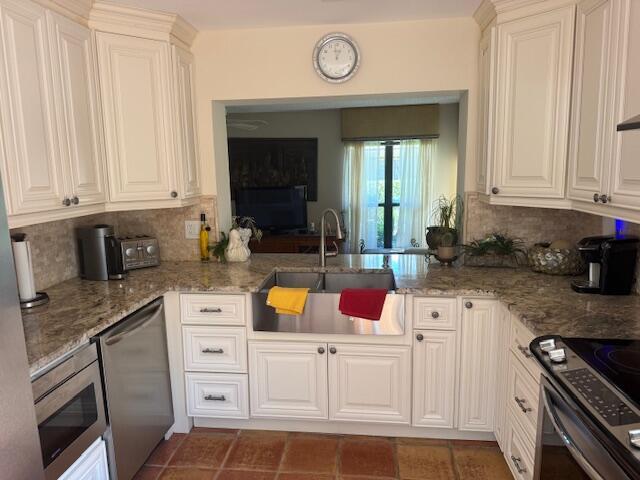 Building Photo - 5723 Lakeview Mews Cir