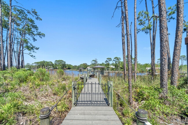 Building Photo - 160 Grand Flora Way