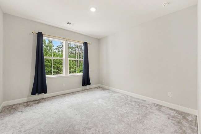 Building Photo - 341 Chapman Cir