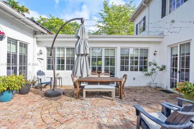 Building Photo - 9636 NE 5th Avenue Rd