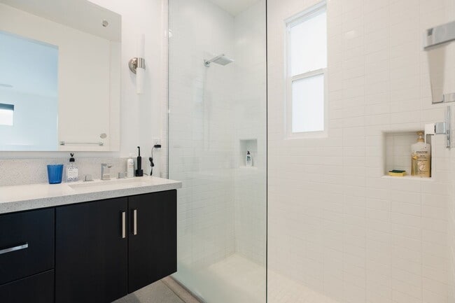 Building Photo - 2707 Majestic Way