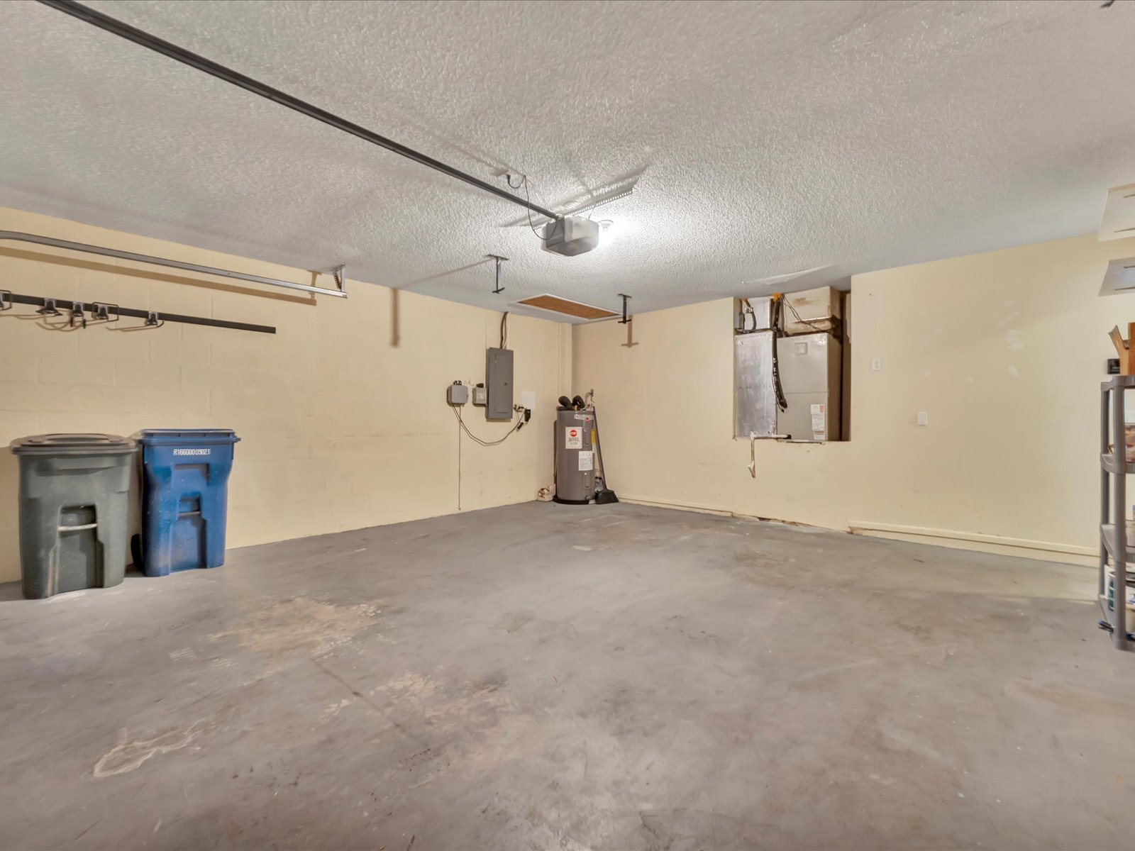 Garage - 5105 39th St W