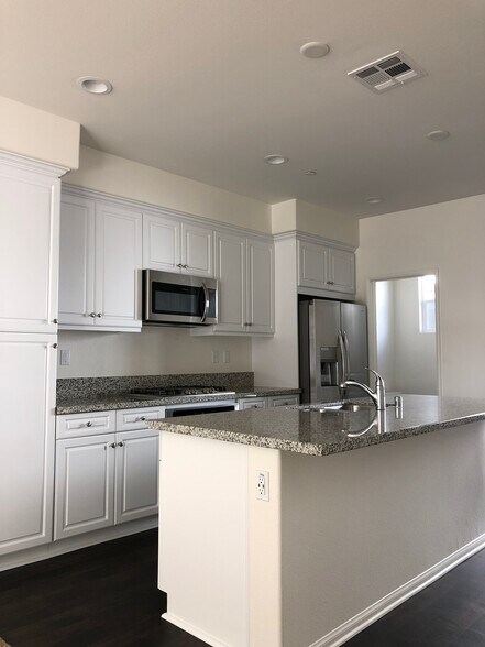 Building Photo - 7448 Solstice Pl