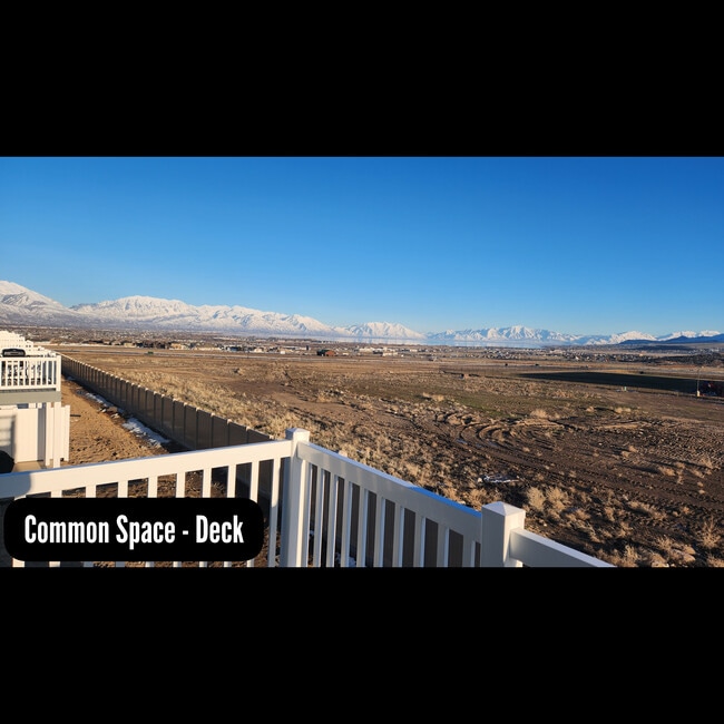 Building Photo - 1001 W Coral Charm Wy