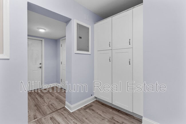 Building Photo - 4916 Rioview Dr
