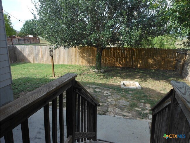 Building Photo - 2242 Lakeline Dr