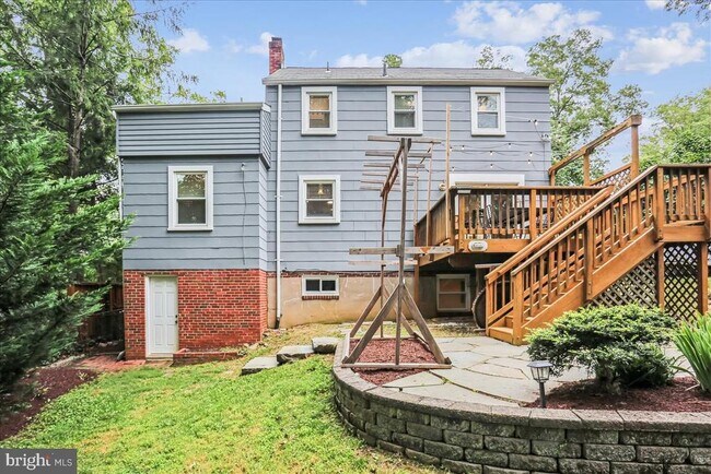 Building Photo - 8910 Bradford Rd