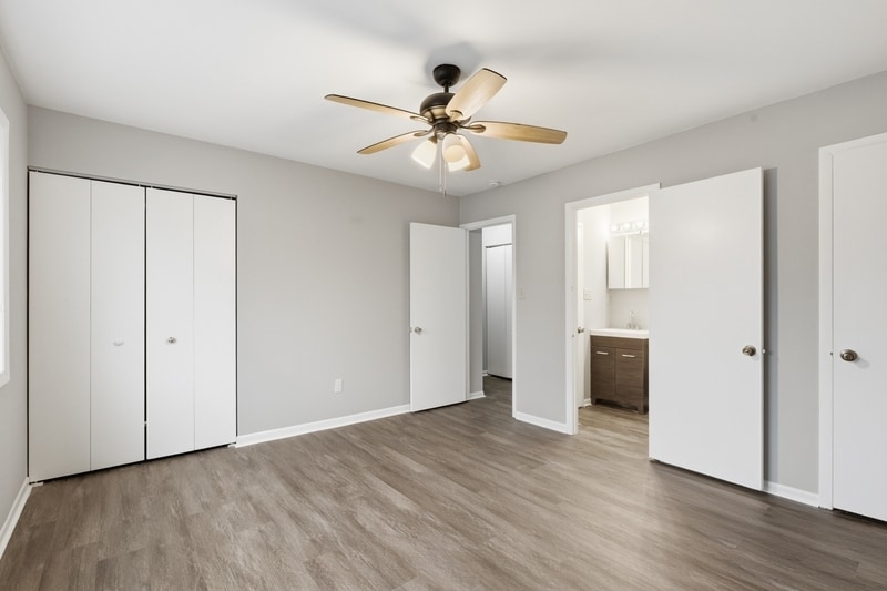 Building Photo - 8870 Pennsbury Pl