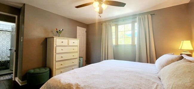 Building Photo - 3 Bed 2 Bath in Robinson, PA