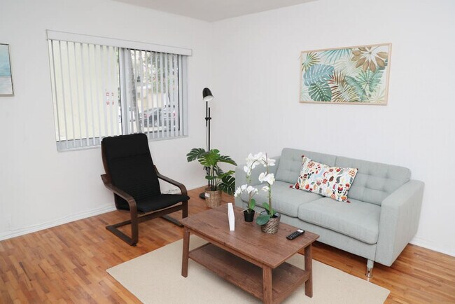 Building Photo - 219 Antilla Ave