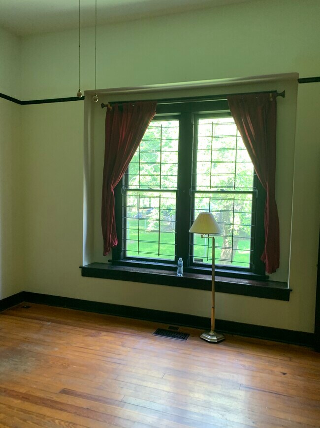 Den / View into the backyard - 735 Roseneath Ave