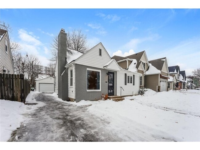 Building Photo - 5928 York Ave S