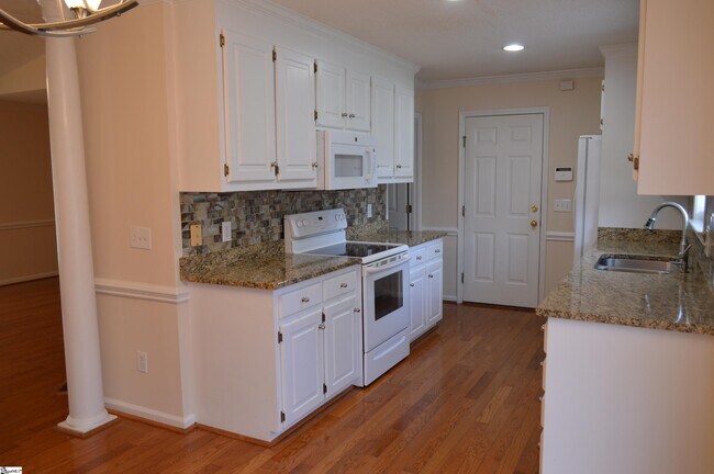 Building Photo - 201 Durham Dr