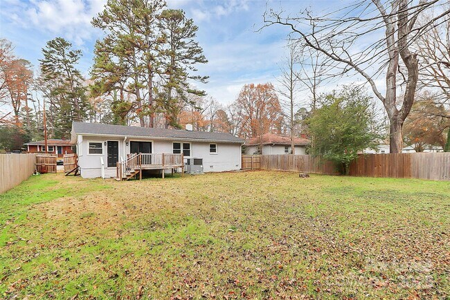 Building Photo - 5442 Kinsale Ln