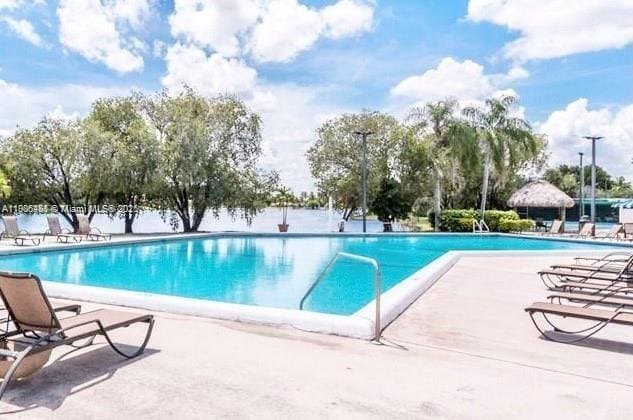 Building Photo - 16658 Hemingway Dr