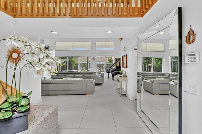 Building Photo - 3877 Bimini Ave