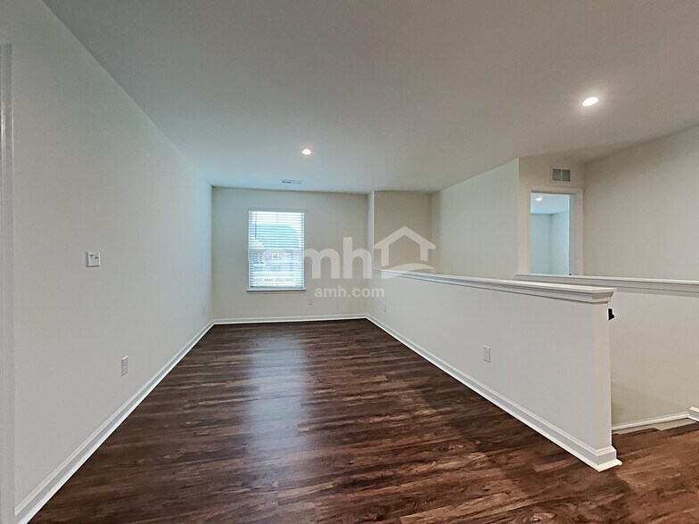 Building Photo - 5038 Twin River Dr