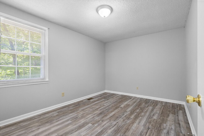 Building Photo - 3 Bedroom home with finished BASEMENT