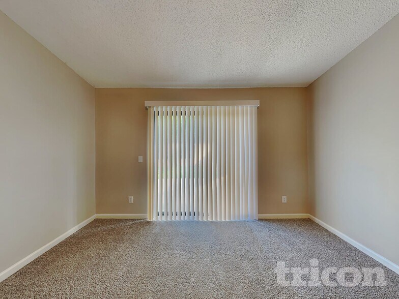 Building Photo - 7412 Amandas Crossing Dr N