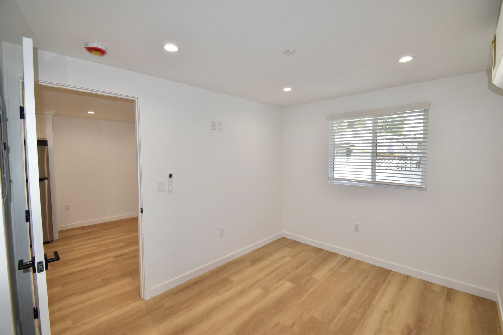 Building Photo - 14830 Dickens St