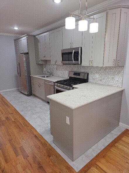 Building Photo - 83 Pamrapo Ave