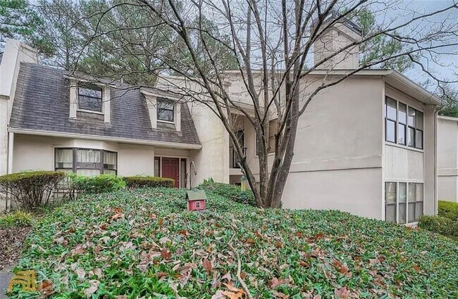 Building Photo - 2411 Huntingdon Chase