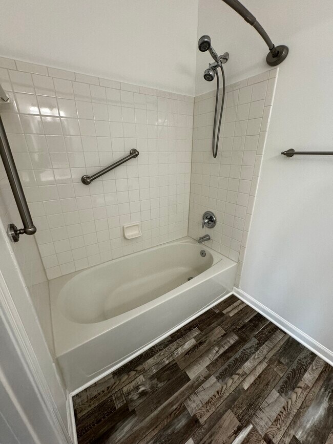 Building Photo - 43114 Watercrest Square