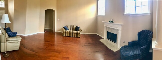 Building Photo - 7300 Senderson Ct