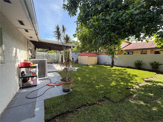 Building Photo - 3613 SW 112th Pl