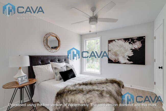 Building Photo - 1301 N 32nd St