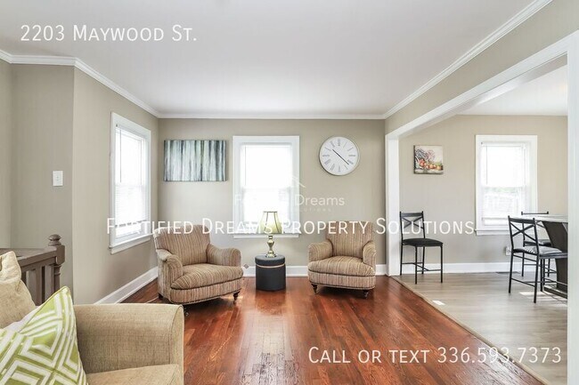 Building Photo - 2203 Maywood St
