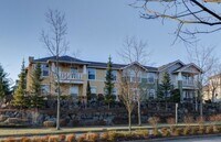 Building Photo - Sunny & Bright Upper Unit in Snoqualmie Ridge