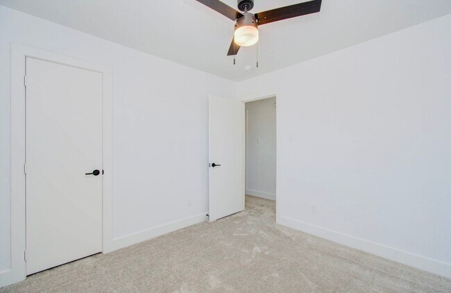 Building Photo - 6117 Settlers Square Ln