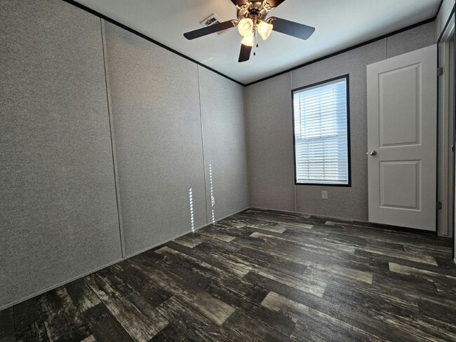 Building Photo - 1050 Myakka Dr